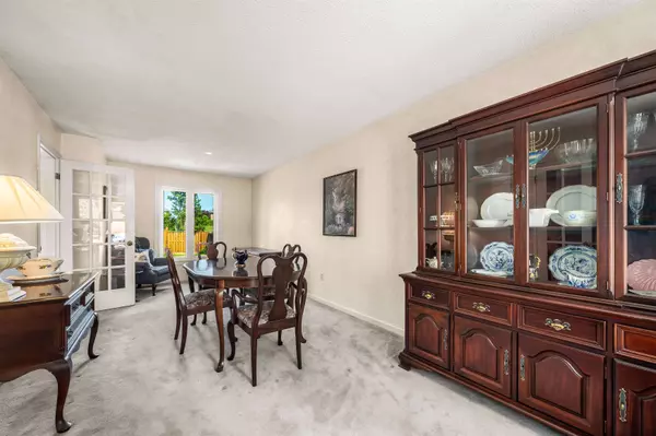 1529 Greenbriar DR, Oakville, ON L6M 1Y7