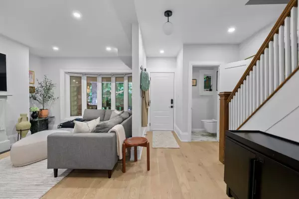 91 Springmount AVE, Toronto W03, ON M6H 2Y5