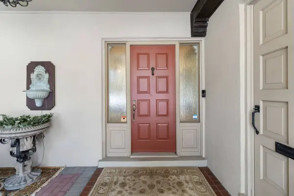 150 Cairncroft RD, Oakville, ON L6J 4L9