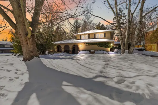 150 Cairncroft RD, Oakville, ON L6J 4L9