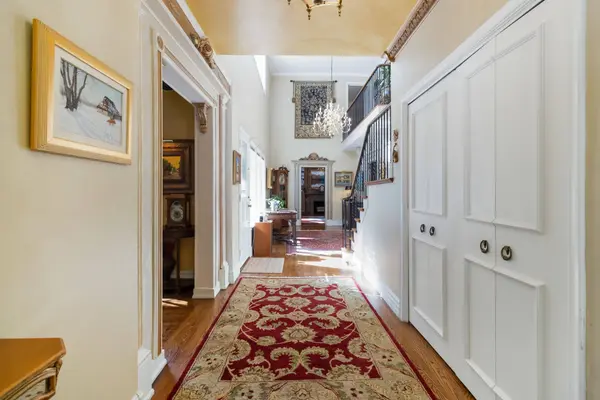 150 Cairncroft RD, Oakville, ON L6J 4L9