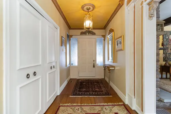150 Cairncroft RD, Oakville, ON L6J 4L9