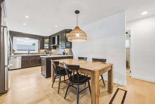 336 Tuck DR, Burlington, ON L7L 2R3