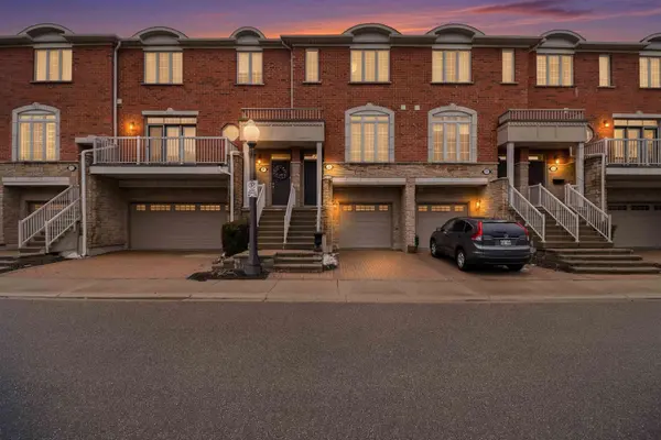 1169 Dorval DR #32, Oakville, ON L6M 4V7