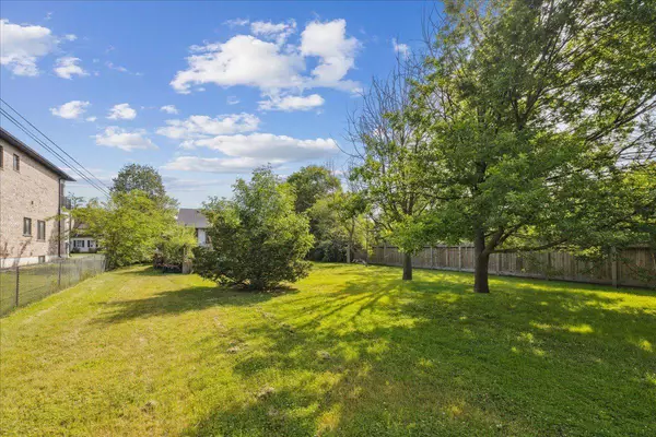 1020 Kent AVE, Oakville, ON L6H 1Z6