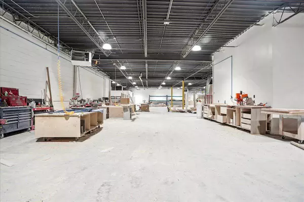 590 South Service RD #C, Hamilton, ON L8E 2W1