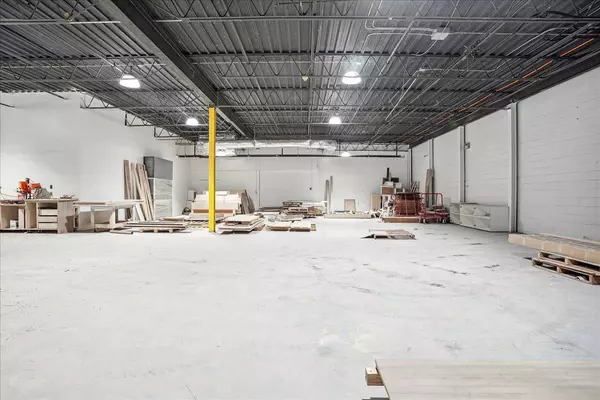 590 South Service RD #C, Hamilton, ON L8E 2W1