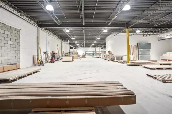 590 South Service RD #C, Hamilton, ON L8E 2W1