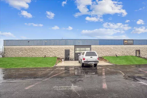 590 South Service RD #C, Hamilton, ON L8E 2W1