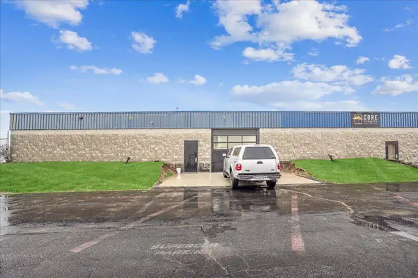 590 South Service RD #C, Hamilton, ON L8E 2W1