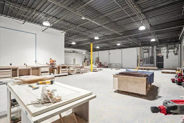 590 South Service RD #C, Hamilton, ON L8E 2W1