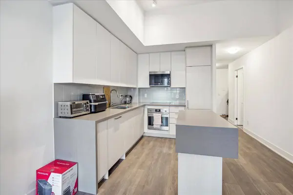 2489 Taunton RD #419, Oakville, ON L6H 3R9