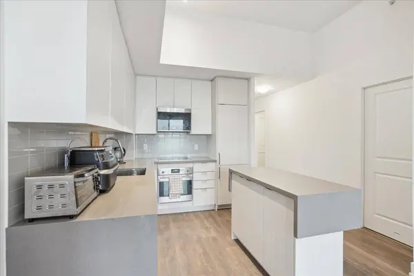 2489 Taunton RD #419, Oakville, ON L6H 3R9