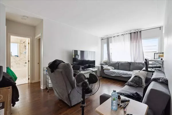 291 East 38th ST, Hamilton, ON L8V 4G2