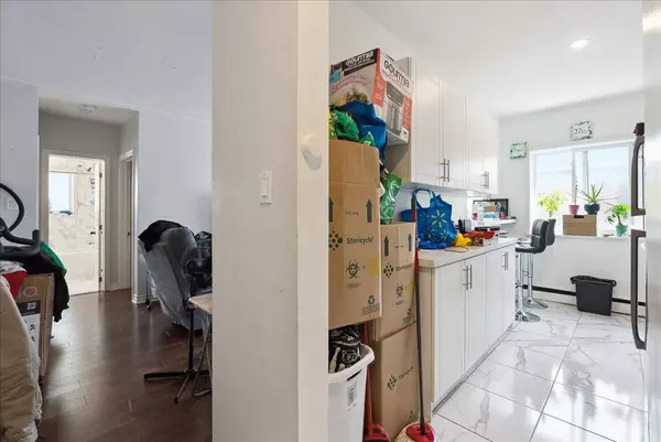 291 East 38th ST, Hamilton, ON L8V 4G2