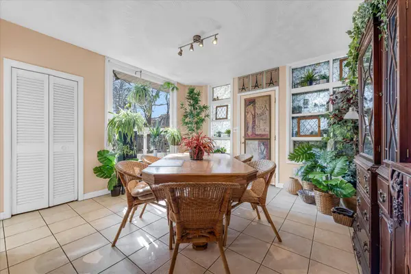 58 East AVE S, Hamilton, ON L8N 2T4