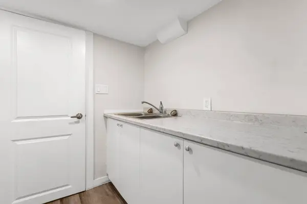 58 East AVE S #Lower, Hamilton, ON L8N 2T4