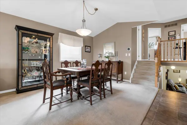 67 Loneoak CRES, Hamilton, ON L8J 2T9