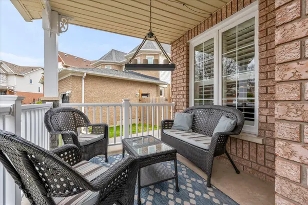 84 Fellowes CRES, Hamilton, ON L8B 0M1