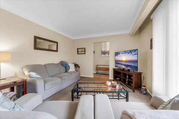 7 Douglas AVE, Grimsby, ON L3M 4E3