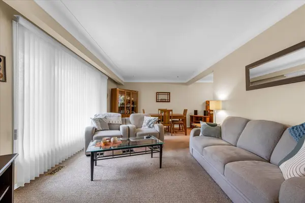 7 Douglas AVE, Grimsby, ON L3M 4E3
