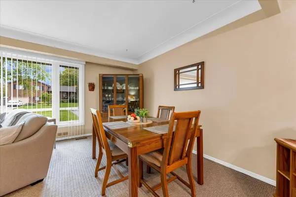 7 Douglas AVE, Grimsby, ON L3M 4E3