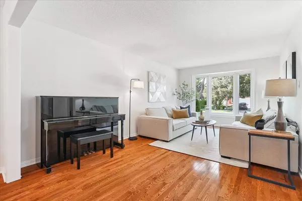 1154 Beechgrove CRES, Oakville, ON L6M 2B2