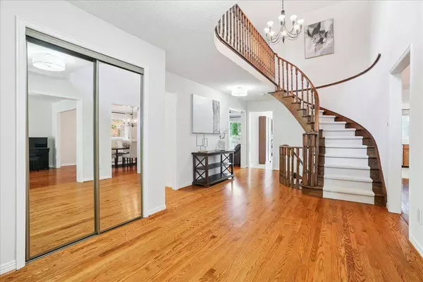 1154 Beechgrove CRES, Oakville, ON L6M 2B2