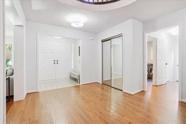 1154 Beechgrove CRES, Oakville, ON L6M 2B2