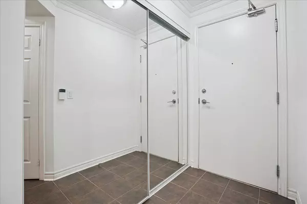 2379 Central Park DR #209, Oakville, ON L6H 0E3