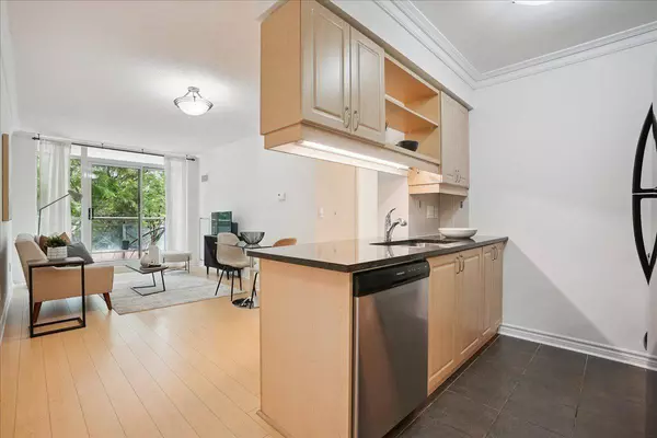 2379 Central Park DR #209, Oakville, ON L6H 0E3