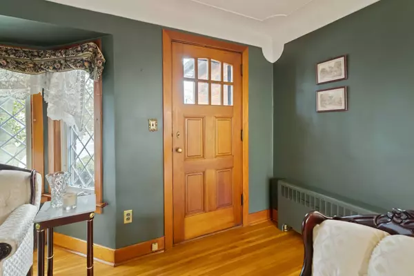 3835 Main ST, Niagara Falls, ON L2G 6B4