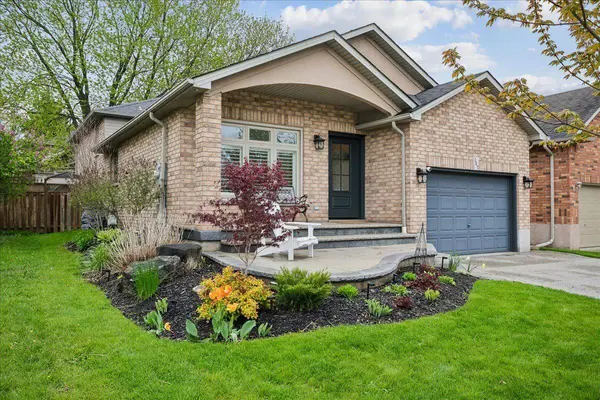 147 Valridge DR, Hamilton, ON L9G 4Y4