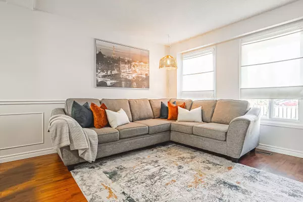 27 Melanie CRES, Hamilton, ON L0R 2H0