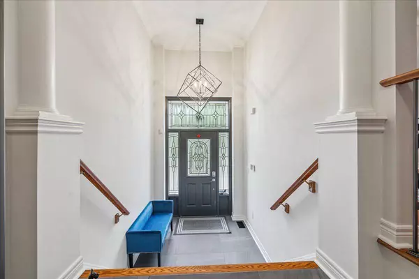 2400 NEYAGAWA BLVD #26, Oakville, ON L6H 7P5