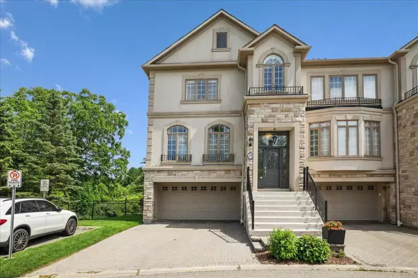 2400 NEYAGAWA BLVD #26, Oakville, ON L6H 7P5