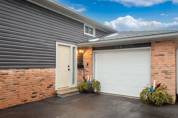 19 Southglen RD, Brant, ON N3R 6Z8