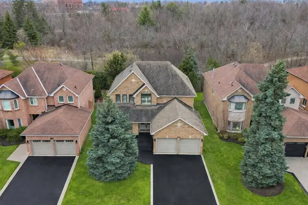 2208 Brays LN, Oakville, ON L6M 3J7