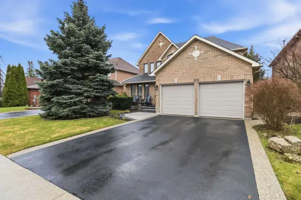 2208 Brays LN, Oakville, ON L6M 3J7