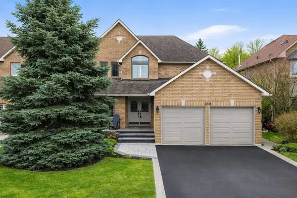 2208 Brays LN, Oakville, ON L6M 3J7