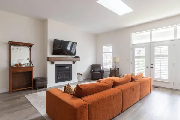 21 Sassafras ROW, Fort Erie, ON L0S 1N0