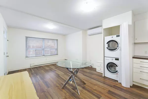 108 Queenston ST, St. Catharines, ON L2R 2Z3