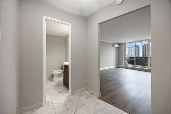 60 Southport ST #808, Toronto W01, ON M6S 3N4