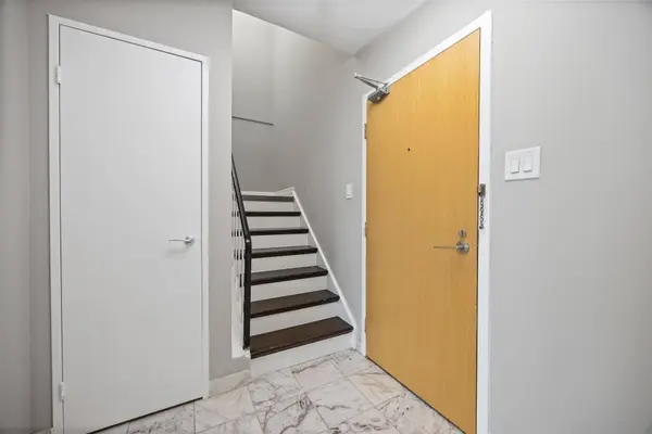 60 Southport ST #808, Toronto W01, ON M6S 3N4