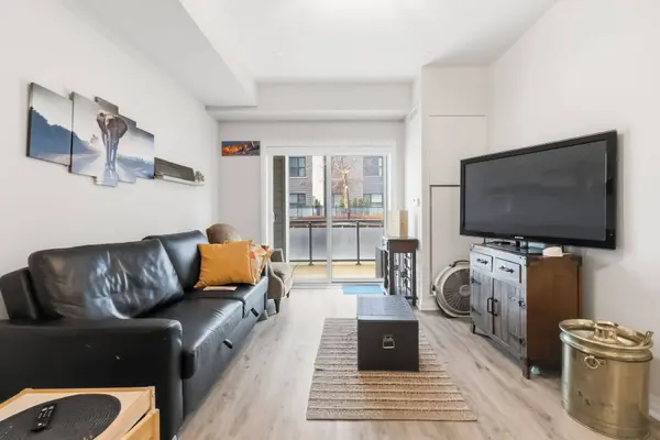 128 Grovewood Common N/A #122, Oakville, ON L6H 0X3