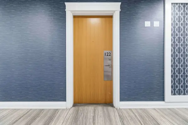 128 Grovewood Common N/A #122, Oakville, ON L6H 0X3