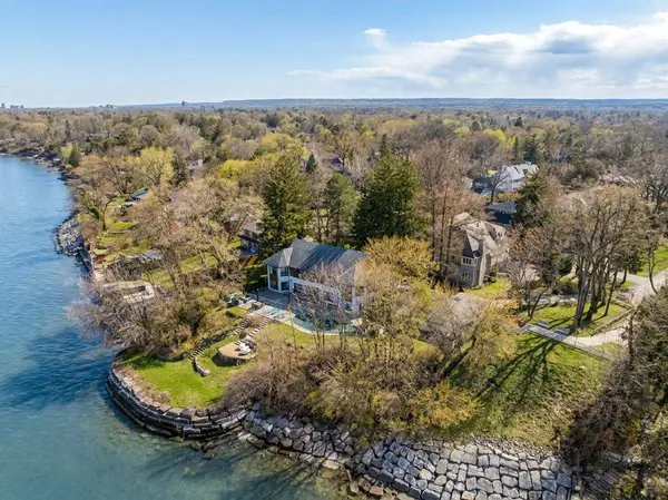 100 Appleby PL, Burlington, ON L7L 2X1