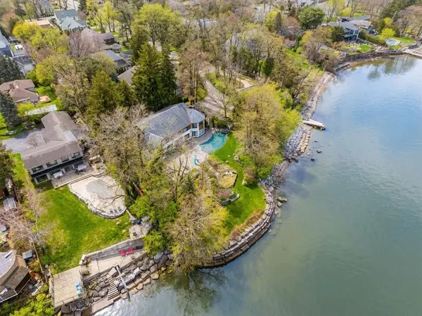 100 Appleby PL, Burlington, ON L7L 2X1