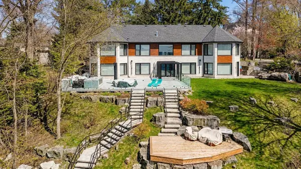 100 Appleby PL, Burlington, ON L7L 2X1