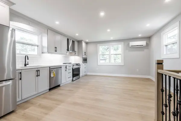 2 Thorndale AVE #C, St. Catharines, ON L2R 6A3